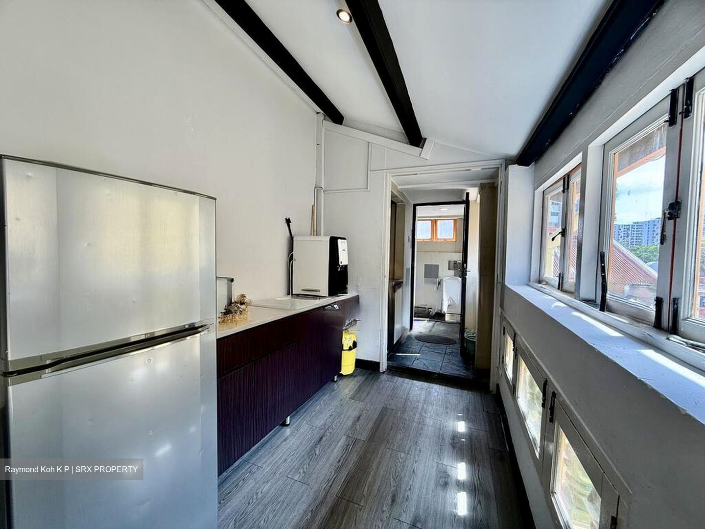 North Bridge Road (D7), Office #525693221
